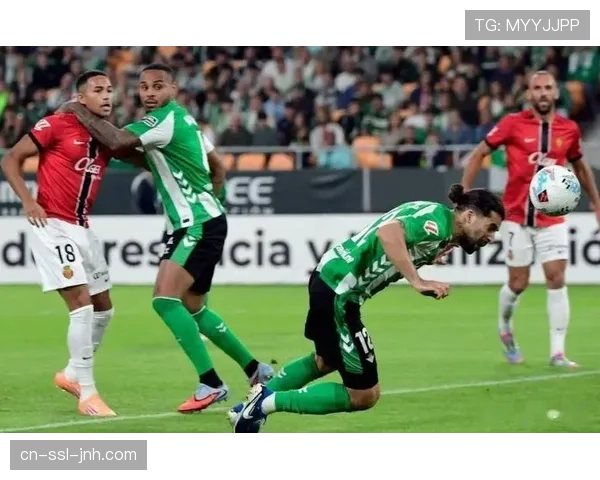 奥格斯堡2-0战胜科隆，逃离降级区